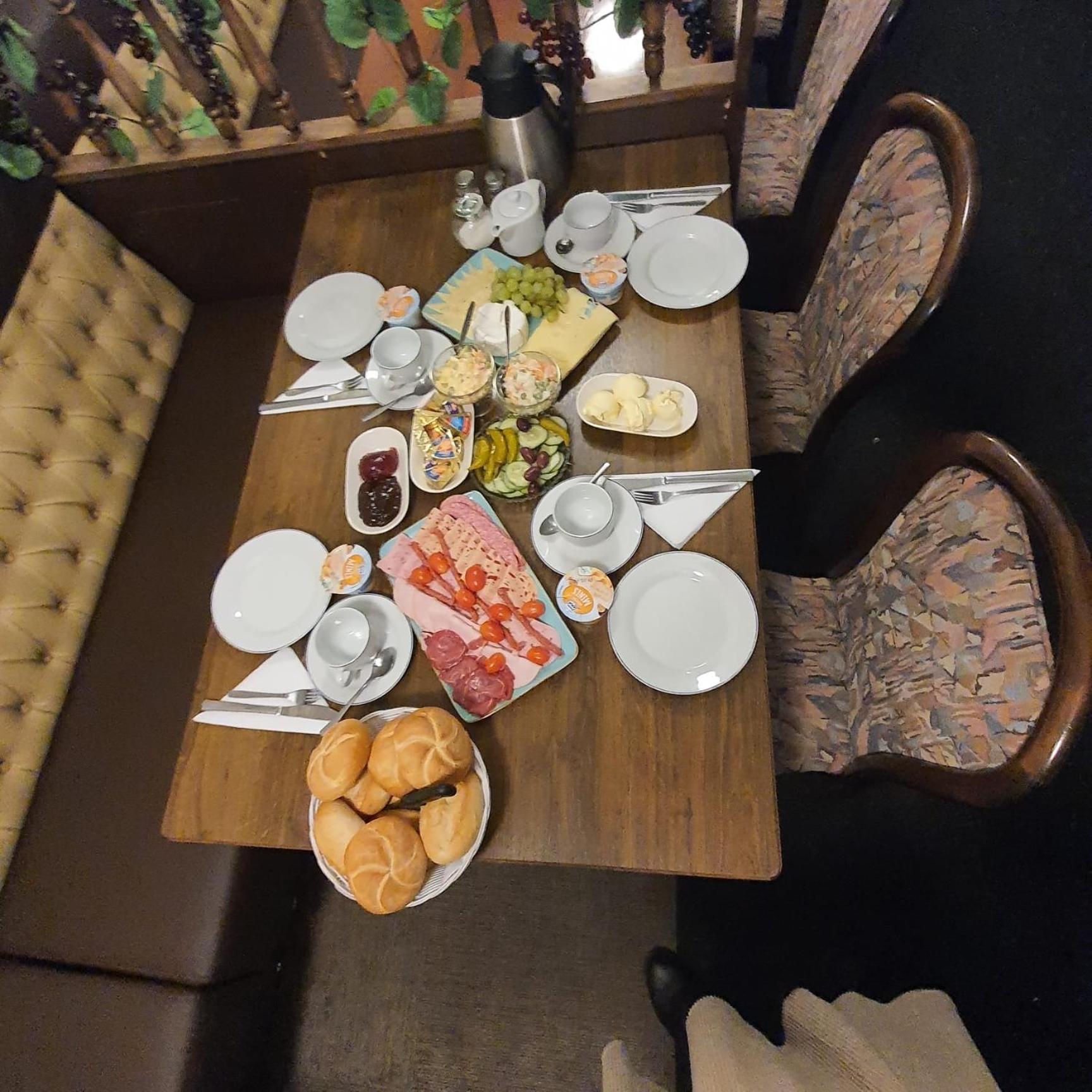 Gierstädt Motel Zur Festwiese מראה חיצוני תמונה