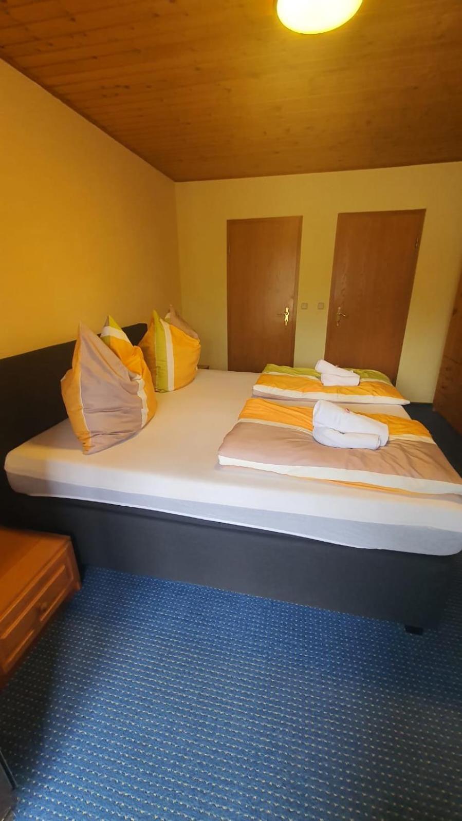 Gierstädt Motel Zur Festwiese מראה חיצוני תמונה