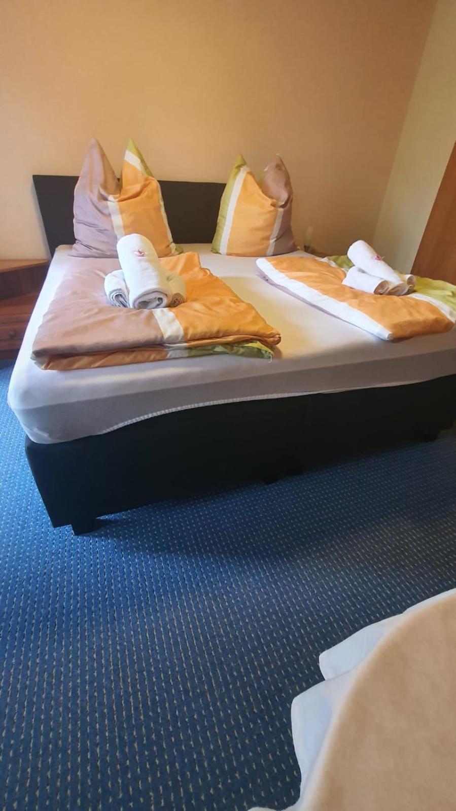 Gierstädt Motel Zur Festwiese מראה חיצוני תמונה