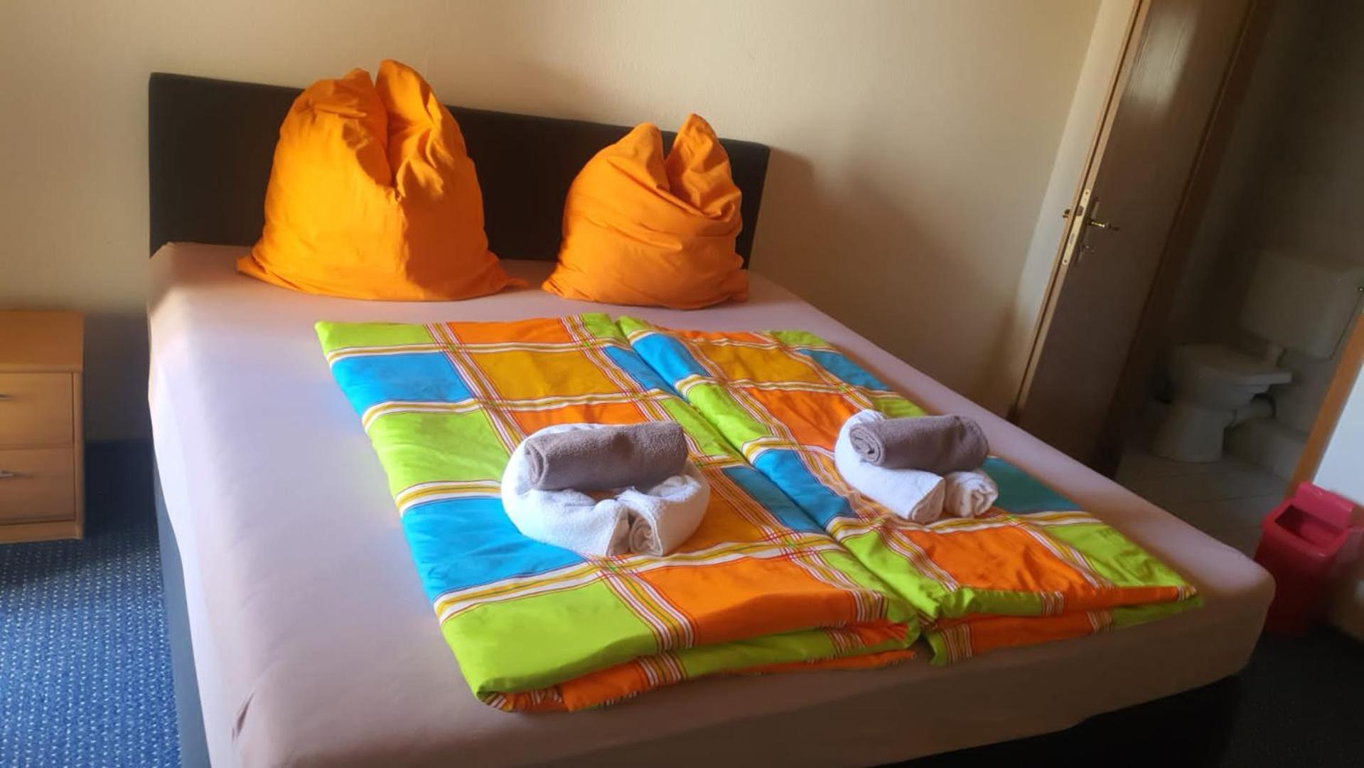 Gierstädt Motel Zur Festwiese מראה חיצוני תמונה