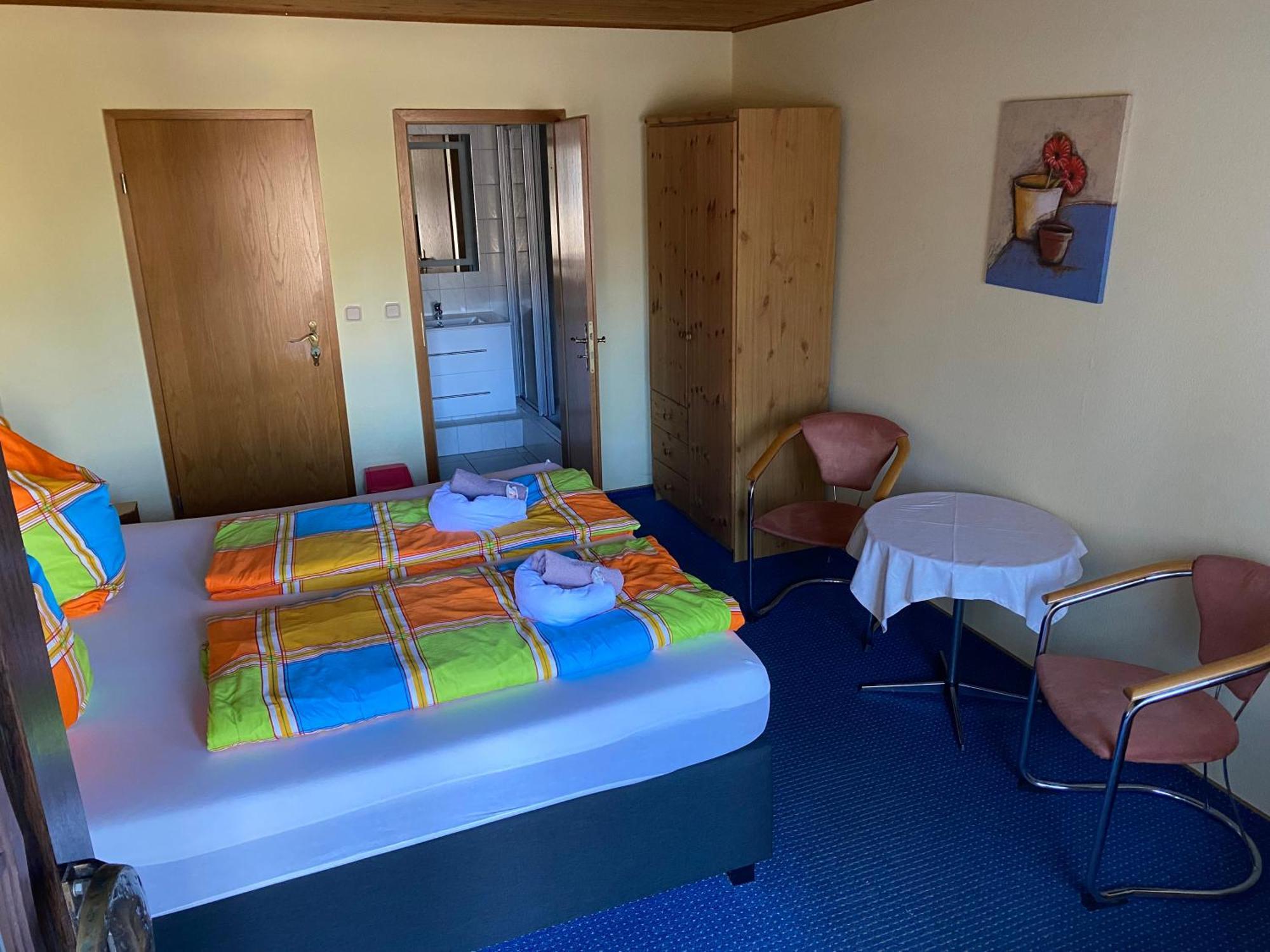 Gierstädt Motel Zur Festwiese מראה חיצוני תמונה