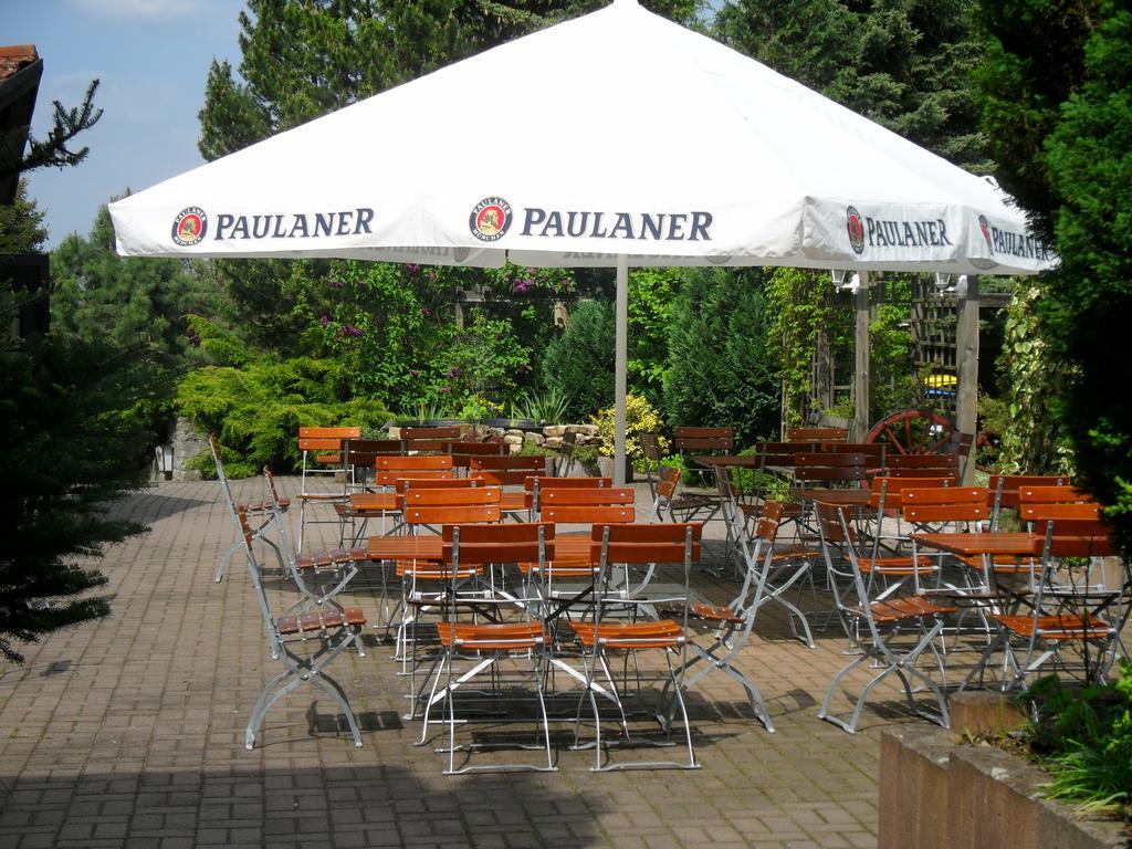 Gierstädt Motel Zur Festwiese מראה חיצוני תמונה