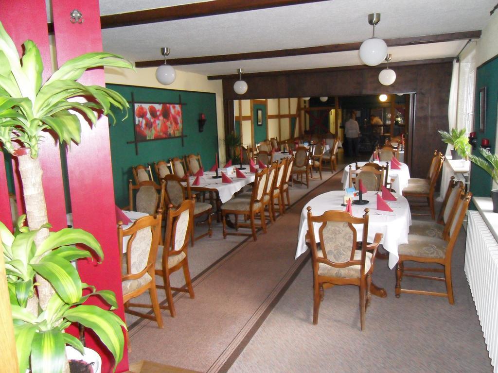 Gierstädt Motel Zur Festwiese מראה חיצוני תמונה