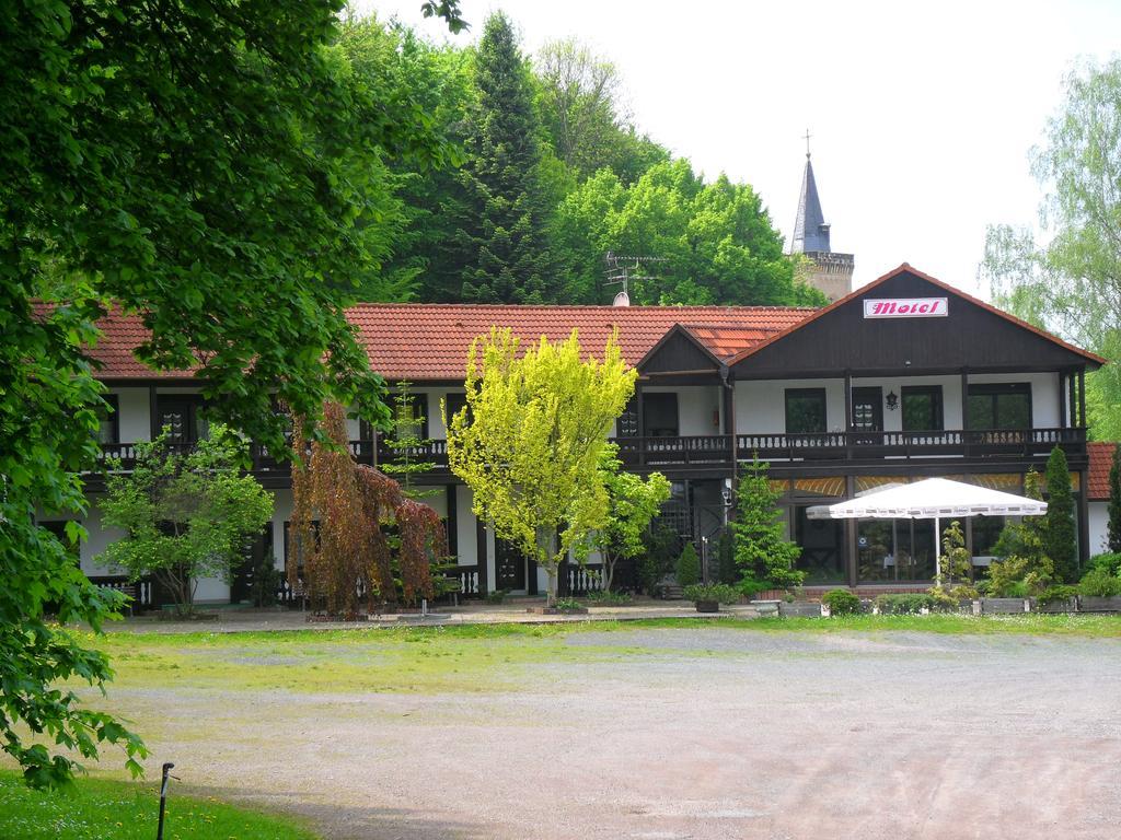Gierstädt Motel Zur Festwiese מראה חיצוני תמונה