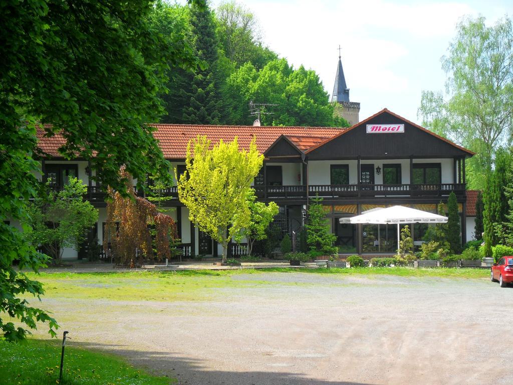 Gierstädt Motel Zur Festwiese מראה חיצוני תמונה